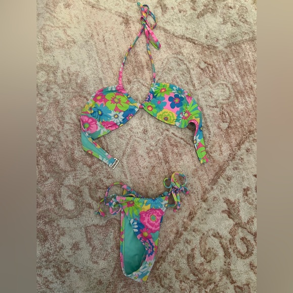 Swim suit - Picture 1 of 3